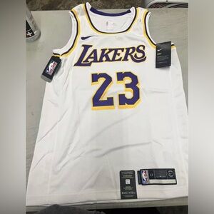 Los Angeles Lakers LeBron James Nike White Swingman Jersey - Association Edition